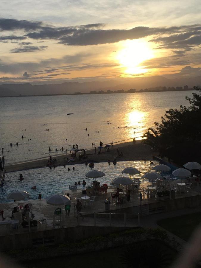 Apartamento Pe Na Areia Frente Para O Mar E Piscina Na Prainha Caraguatatuba Kültér fotó