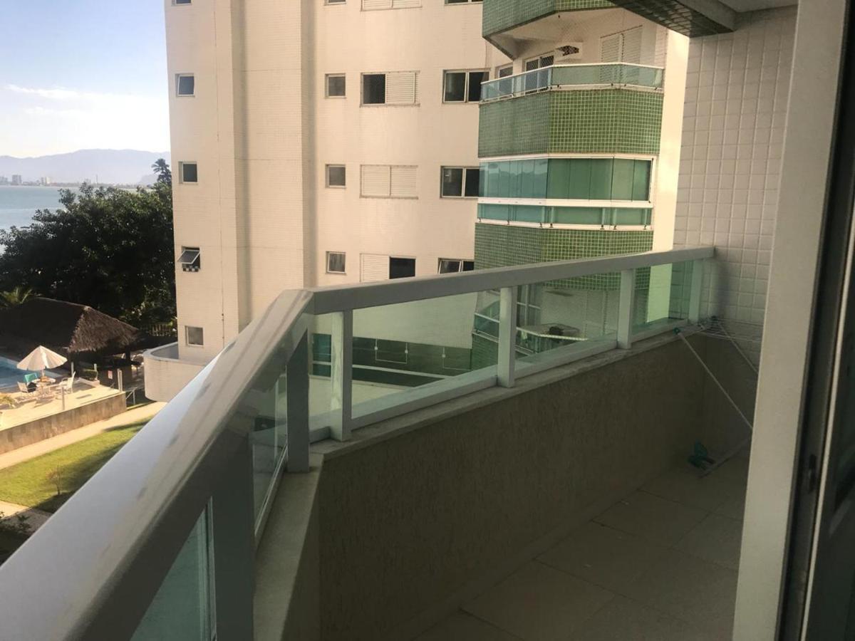 Apartamento Pe Na Areia Frente Para O Mar E Piscina Na Prainha Caraguatatuba Kültér fotó