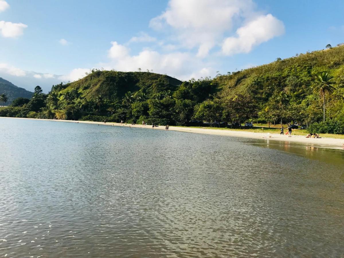 Apartamento Pe Na Areia Frente Para O Mar E Piscina Na Prainha Caraguatatuba Kültér fotó
