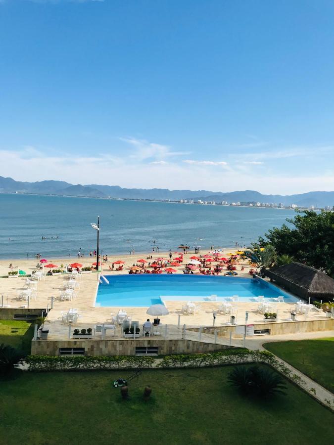 Apartamento Pe Na Areia Frente Para O Mar E Piscina Na Prainha Caraguatatuba Kültér fotó