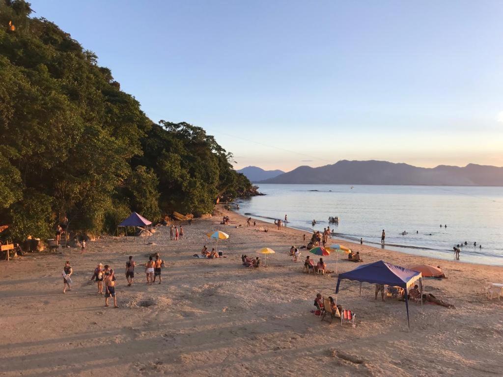 Apartamento Pe Na Areia Frente Para O Mar E Piscina Na Prainha Caraguatatuba Kültér fotó