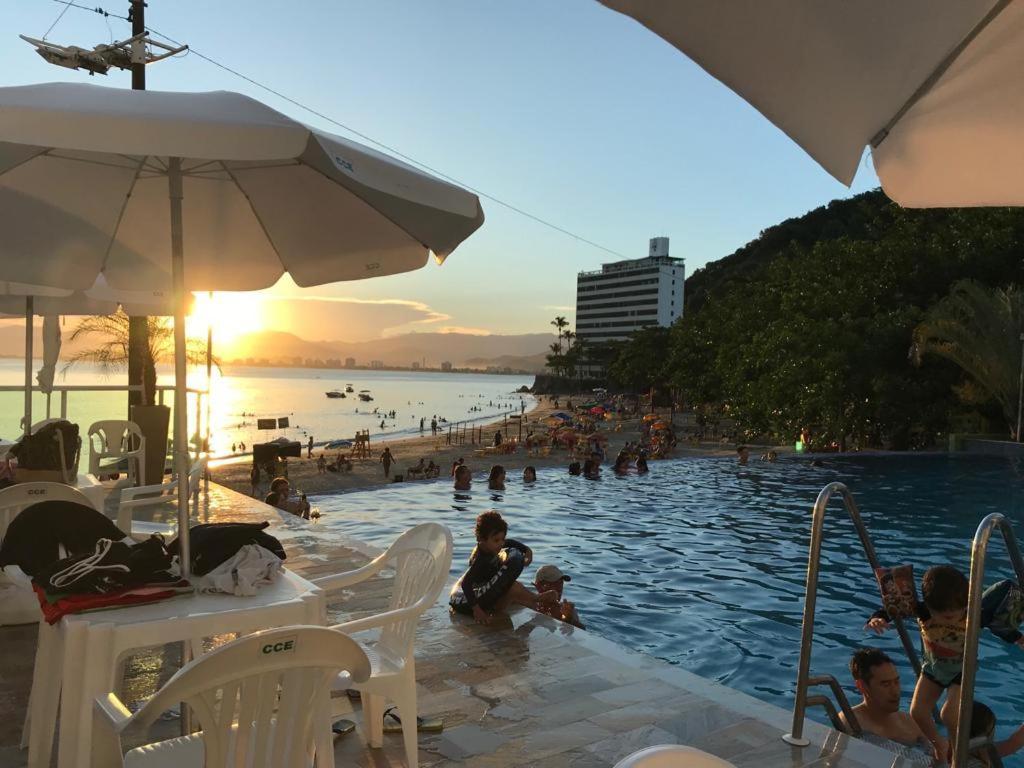 Apartamento Pe Na Areia Frente Para O Mar E Piscina Na Prainha Caraguatatuba Kültér fotó