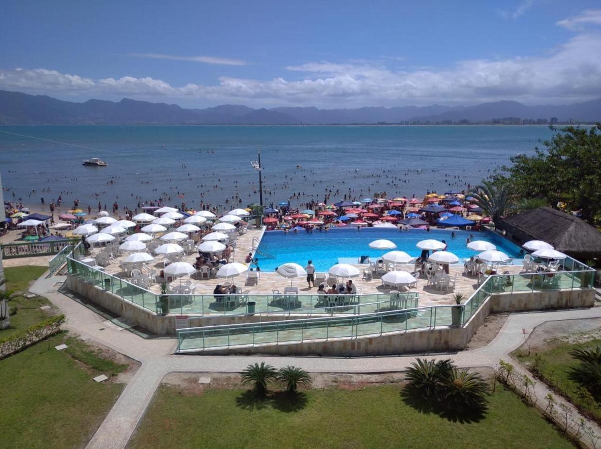 Apartamento Pe Na Areia Frente Para O Mar E Piscina Na Prainha Caraguatatuba Kültér fotó