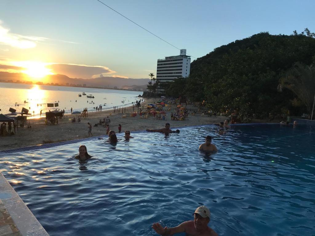 Apartamento Pe Na Areia Frente Para O Mar E Piscina Na Prainha Caraguatatuba Kültér fotó
