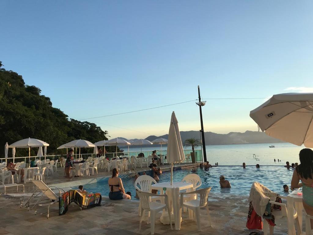 Apartamento Pe Na Areia Frente Para O Mar E Piscina Na Prainha Caraguatatuba Kültér fotó